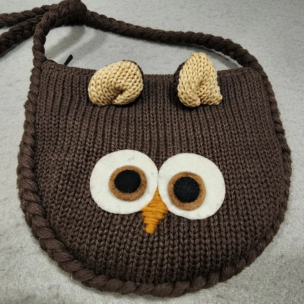Delux knitted crochet